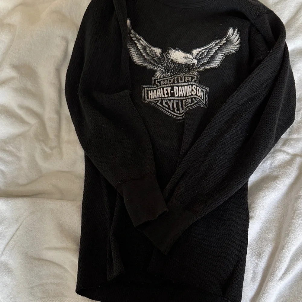 Harley-Davidson Women’s Black Eagle Thermal Long Sleeve Tee - Picture 4 of 5